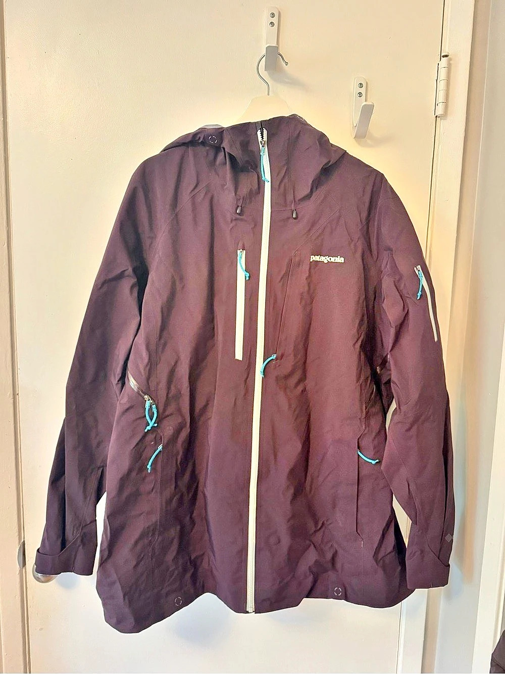 Patagonia Powslayer Shell Ski Jacket - Burgundy, Women’s XL.